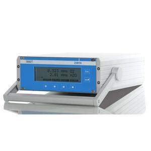 oxygen analyzer / concentration / benchtop / compact