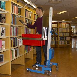 mechanical manipulator / fork / handling / crate