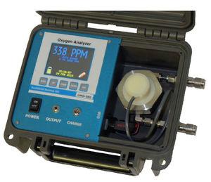 oxygen analyzer / trace / portable / with data logger