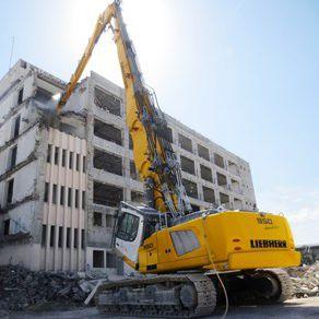 large excavator / crawler / diesel / demolition