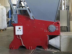 single-roller grinding mill / horizontal / for plastics / for cables