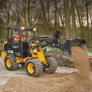 wheeled loader / compact / ergonomic / for construction