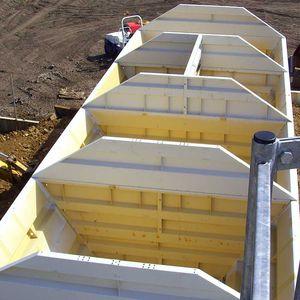 storage hopper / metering / for concrete