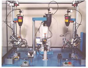 robotic dispensing cell / for laboratories