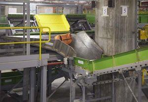 chain conveyor / baggage / horizontal / destination-coded vehicle