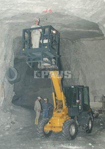 wheeled loader / telescopic / swing / for quarries