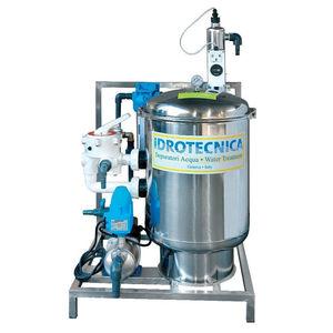 water filter / with cartridge / activated carbon / industrial