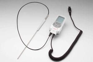 probe thermometer / digital / hand-held / with temperature probe