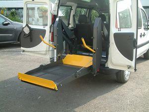 lifting platform / for wheelchairs