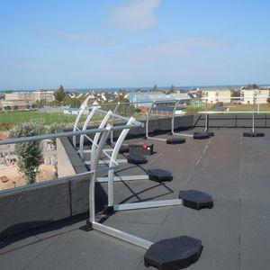 free-standing railing / steel