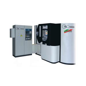 centerless grinding machine / workpiece