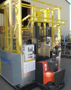 mobile automatic pallet stacker