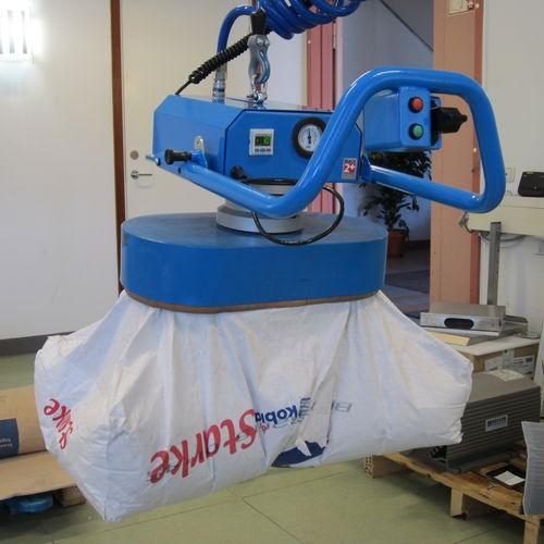 vertical vacuum lifting device