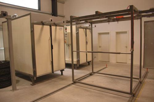 powder coating system / with U-rail floor transport system