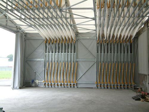 modular building / lightly-framed structure