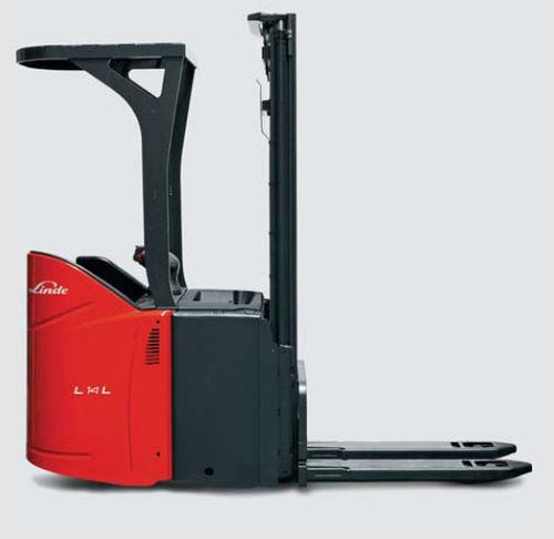 electric stacker truck / stand-on