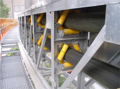 belt conveyor / enclosed / horizontal / trough