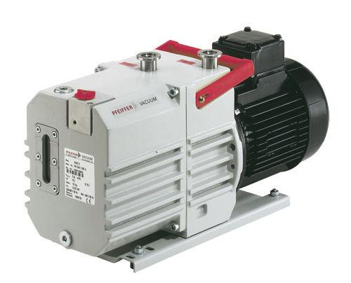 rotary vane vacuum pump / lubricated / two-stage / compact