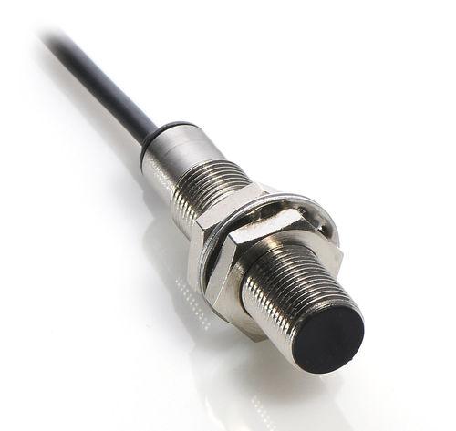 inductive proximity sensor / cylindrical M12 / IP67 / metal