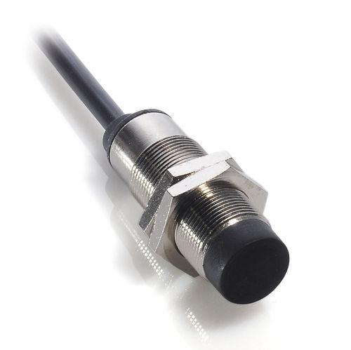inductive proximity sensor / cylindrical M18 / IP67 / metal
