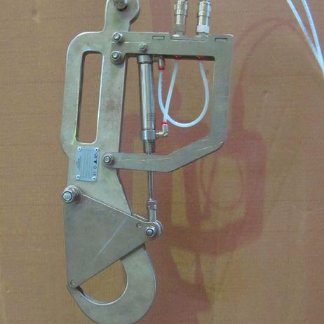 lifting hook / clevis / self-locking