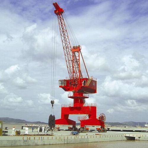 fixed crane / shipbuilding / harbor / loading