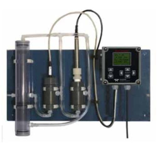 water analyzer / chlorine / pH / portable