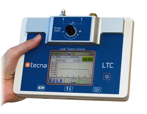 leak calibrator / pressure / precision / portable