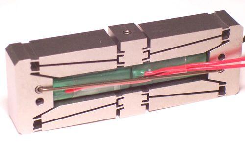 linear piezoelectric actuator / amplified