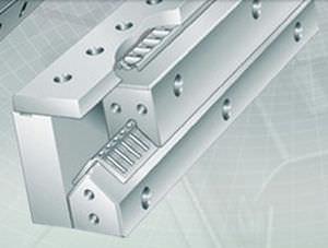 guide rail / with adjusting gib and angled needle roller flat cage