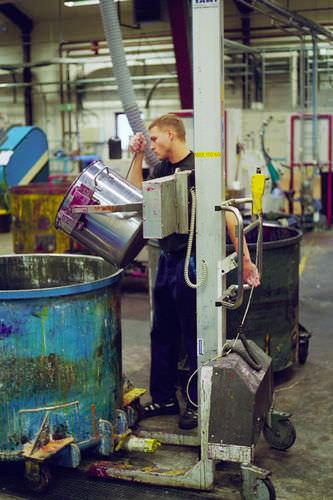 electric stacker truck / walk-behind / drum-handling