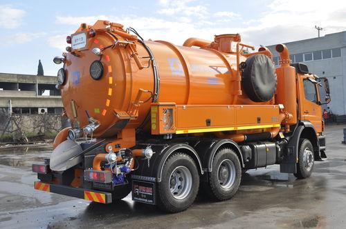 vacuum-loader truck / sewer cleaner