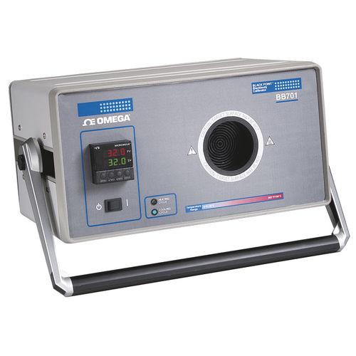 temperature calibrator / for infrared pyrometers / portable / rugged