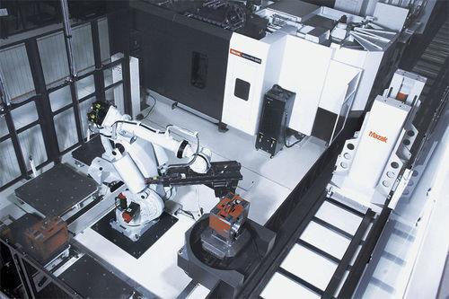 robotic machining cell / for production