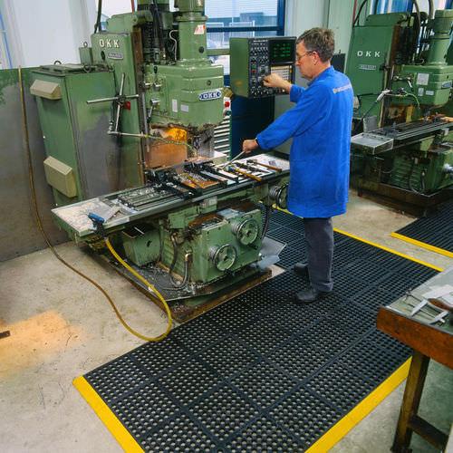 anti-fatigue mat / rubber / wet area / modular