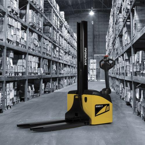 electric stacker truck / walk-behind / for warehouses / for pallets