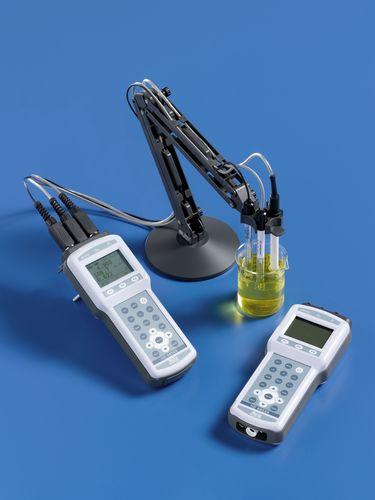 water analyzer / temperature / portable / multi-parameter