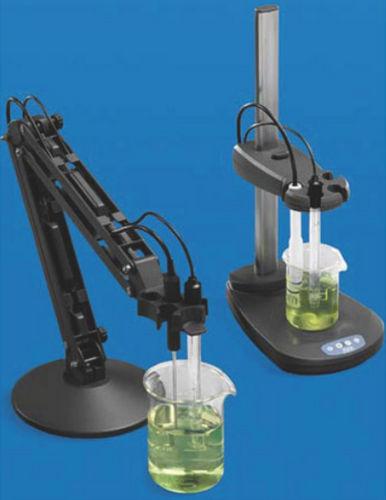 portable pH meter / laboratory