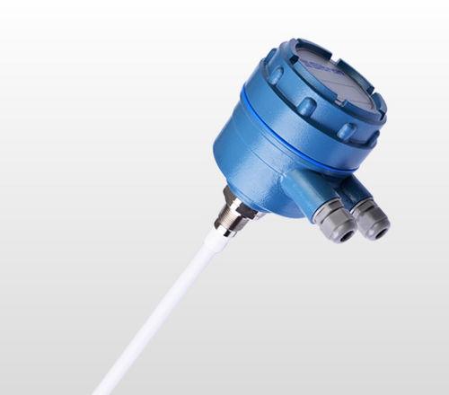 capacitive level transmitter / for solids and liquids / for tanks / IP65