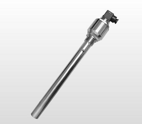 capacitive level transmitter / for solids and liquids / for tanks / stainless steel