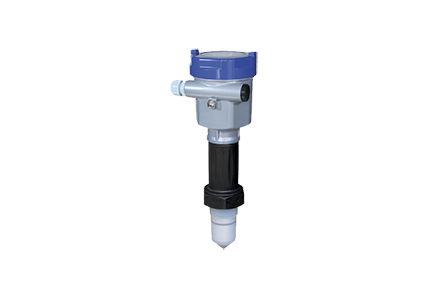 non-contact level transmitter / radar / for liquids / for vessels