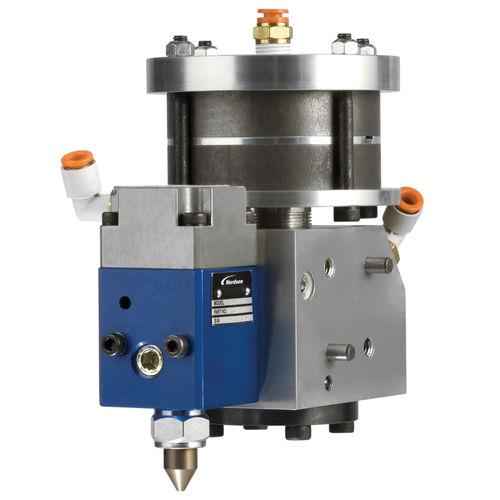 controlled-pressure gun / dispensing / for adhesives / compact