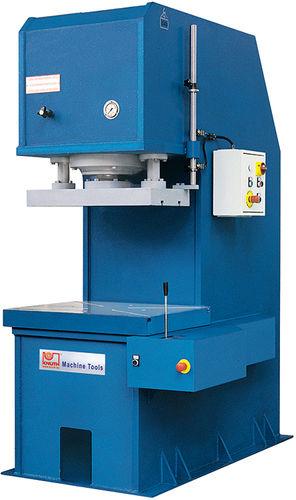 hydraulic press / blanking / C-frame