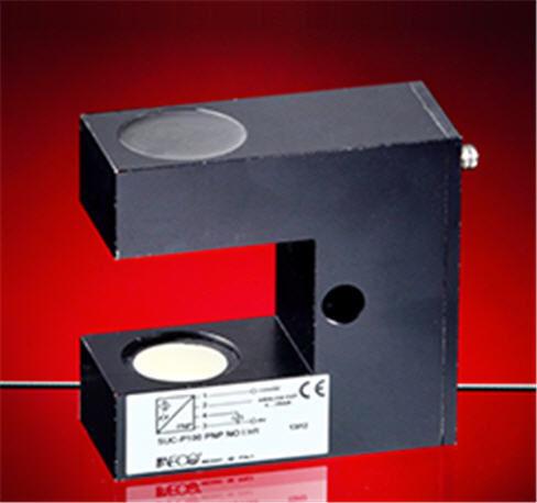 ultrasonic proximity sensor / slot type / digital