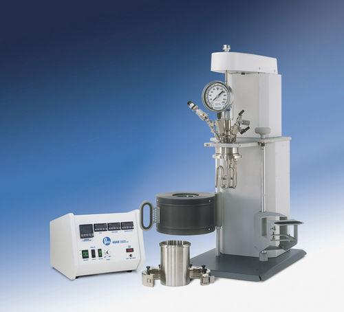 high-pressure reactor / bench-top / stirred tank / laboratory