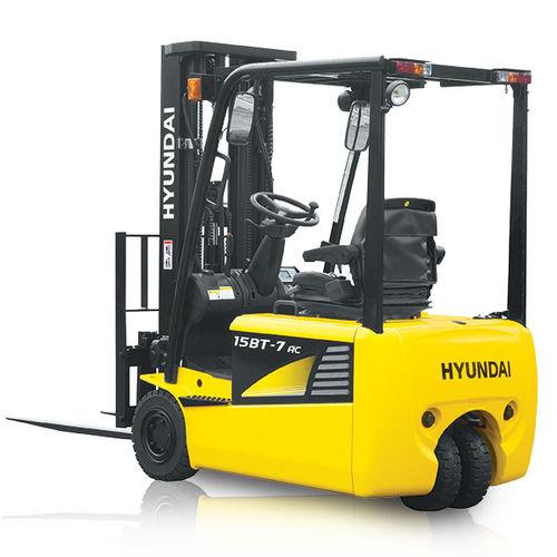 electric forklift / ride-on / 3-wheel / pneumatic tire