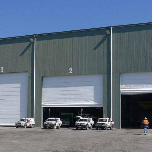 fold-up doors / industrial / indoor / exterior