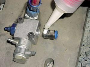 single-component adhesive / anaerobic / industrial