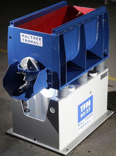 edge vibratory finishing machine / linear / for tool