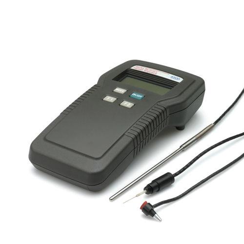 digital thermometer / thermistor / portable / precision